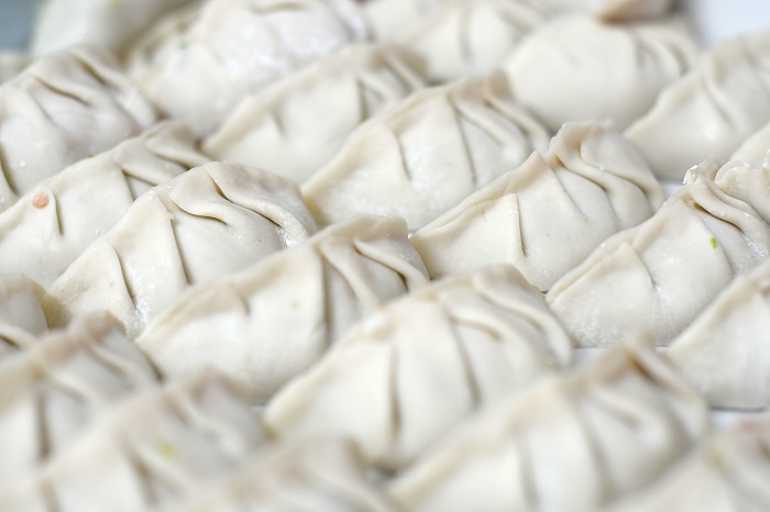 無人販売店「餃子の雪松」が閉店ラッシュ？コロナ禍に倍々ゲームで店舗数を増やすも失速中…“ニンニクが主張”する同餃子の魅力も仇に？