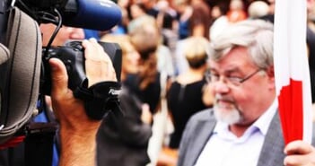 日経平均は続落、後場から押し目買いの動き広がり下げ幅縮小