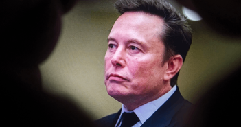 260427_Eronmusk_eye