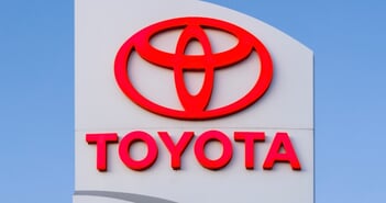 トヨタ株価低迷…買いの好機か？なぜ3期連続減益に？関税影響と投資のポイントを解説＝峯岸恭一