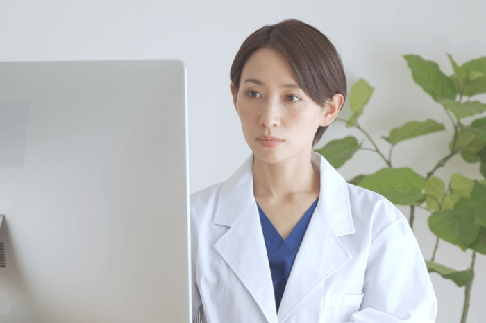 株価復調エムスリーは買いの好機か?投資家が注視すべき「AI後」のリスクと将来性=江口裕臣