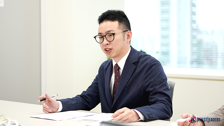弊社アナリスト 峯岸