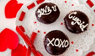 6-2,Sweet Sayings Truffle Cupcakes_re