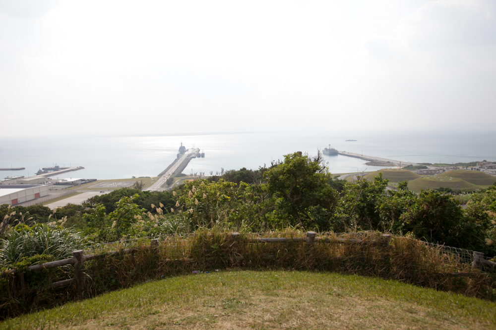 丘から見たホワイトビーチ