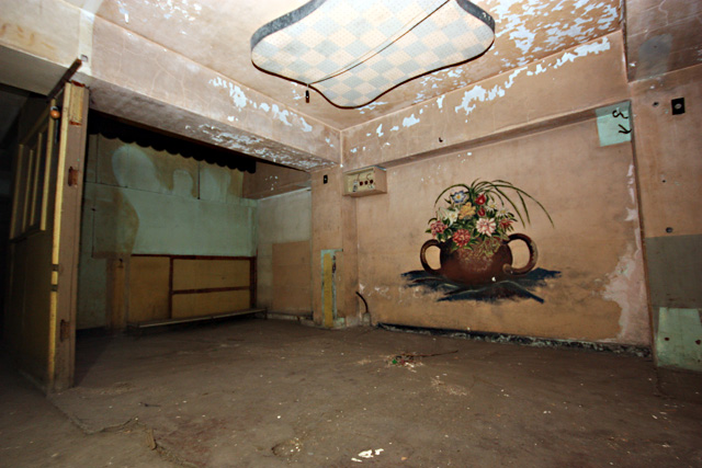 50年以上前に封鎖された地下街での作品展示