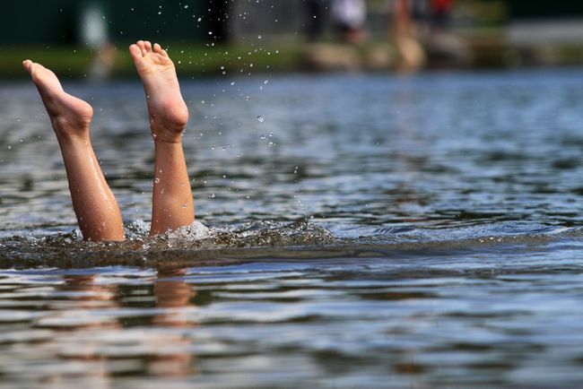 失明の恐れも 池で泳いではいけません の科学的理由 まぐまぐニュース