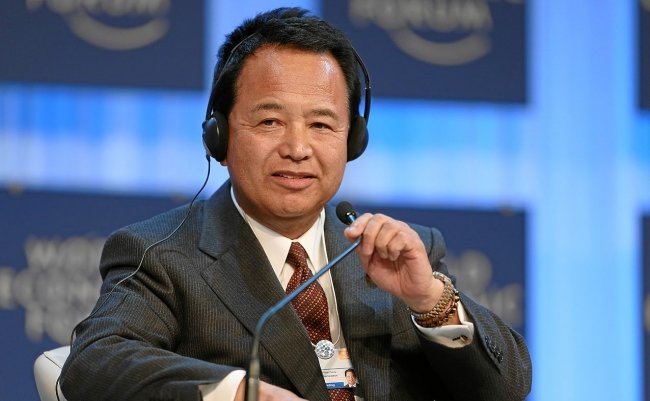 1280px-Akira_Amari_World_Economic_Forum_2013