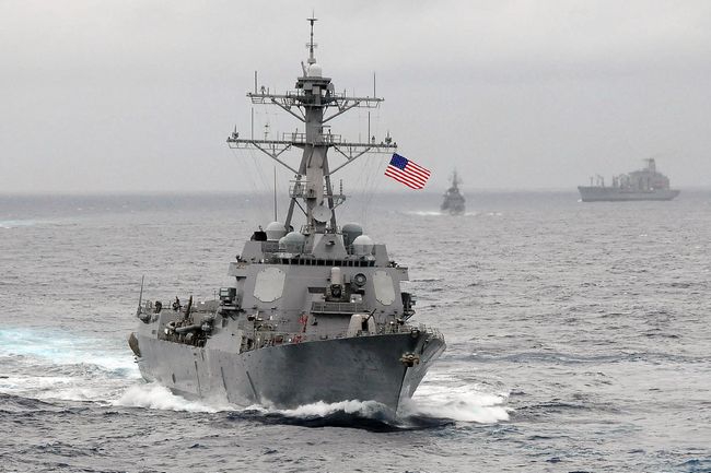 US_Navy_091117-N-1644H-327_The_guided-missile_destroyer_USS_Lassen_(DDG_82)_is_underway_in_the_Pacific_Ocean