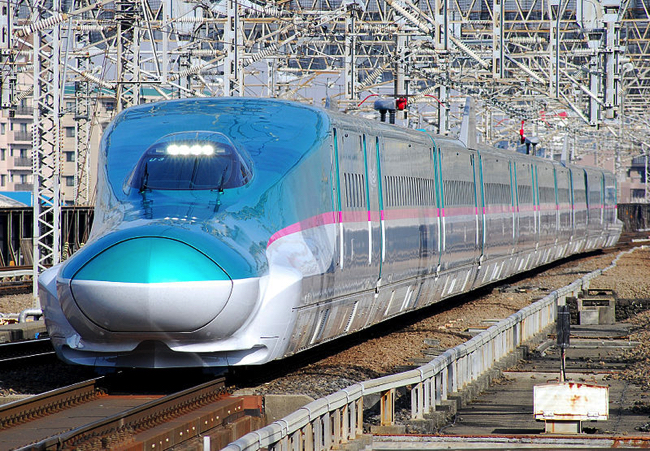 800px-JRE-TEC-E5_omiya copy