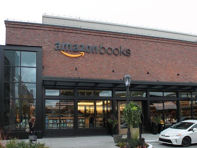 Amazon_Books.jpg