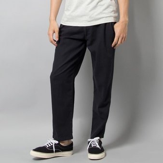 シワのないパンツ