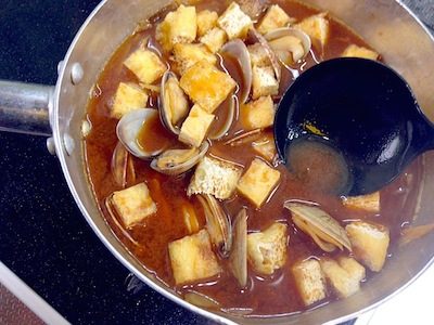 汁に栄養あり おいしく飲み干し夫婦で健康 あさりの赤だしレシピ まぐまぐニュース