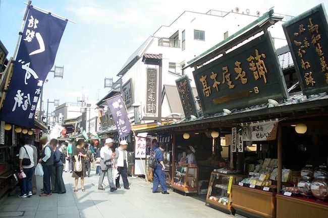 800px-Takagiya_shinise_shibamata_2009