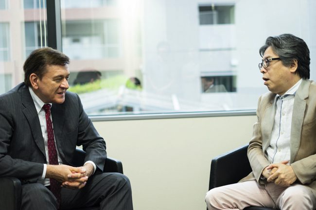 25 copy 対談する小林よしのりとケント・ギルバート