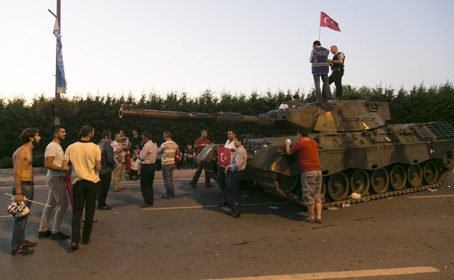 トルコ軍事クーデター未遂、「真の黒幕」はアメリカにいる