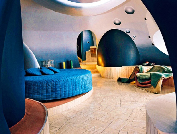Pierre-Cardin’s-Bubble-House-by-Antti-Lovag-designrulz-5