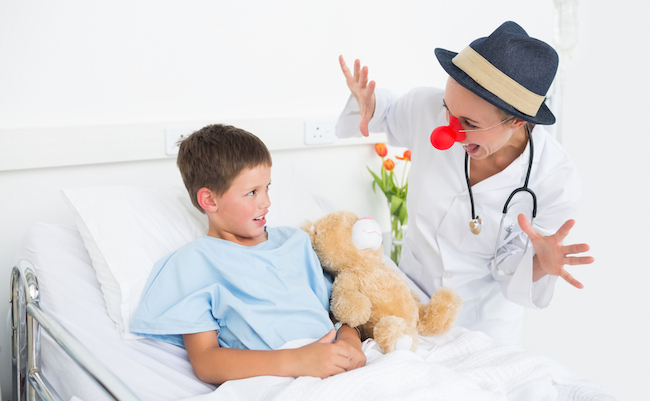 小児病棟で活躍する「ピエロ」臨床道化師の真の役割を知っていますか