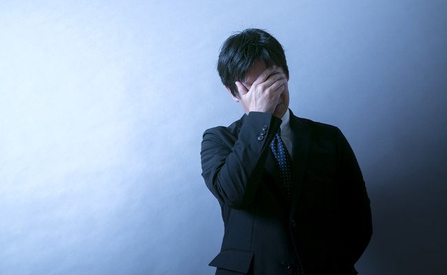 女性は理解不能。なぜ男は「悩みを相談したら負け」と思うのか？