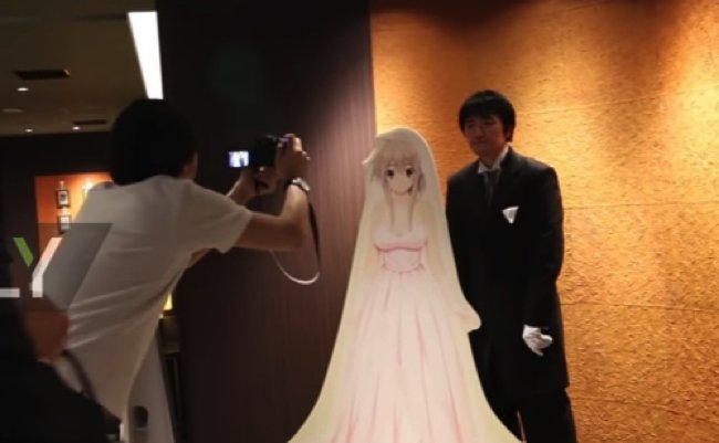 ここまで来たか アニメキャラと Vrで結婚式が挙げられる時代に まぐまぐニュース