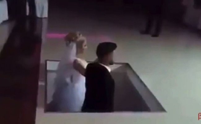 海外の披露宴、面白動画