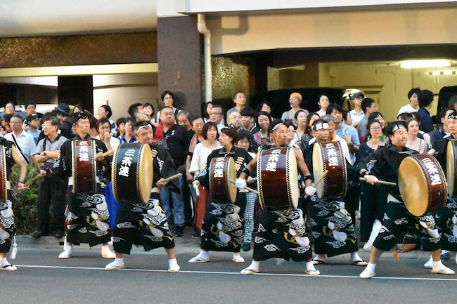 なぜ徳島の阿波おどりが、東京「高円寺」で盛り上がるのか？