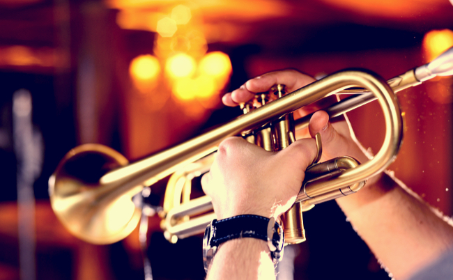 日野皓正、往復ビンタ