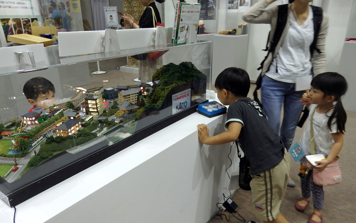 大人気のふるさと納税、そもそも自治体は「寄付金」を何に使ってる?