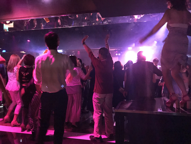 OKバブリー。伝説のディスコ「マハラジャ祇園」復活でお立ち台もフィーバー