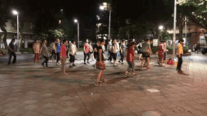 【動画】中国ではマダムが夜な夜な熱気ムンムンで踊ってるらしい
