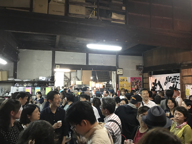 佐々木蔵之介さんの実家で開催される、日本酒飲み放題イベントに潜入