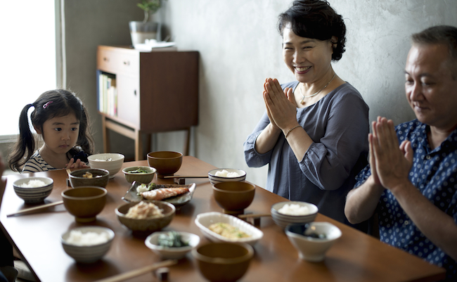 深い意味を持つ「いただきます」の習慣、歴史は浅く昭和に定着か