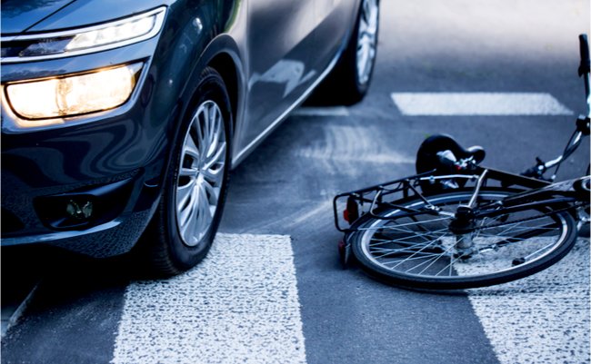 自転車　事故　自動車