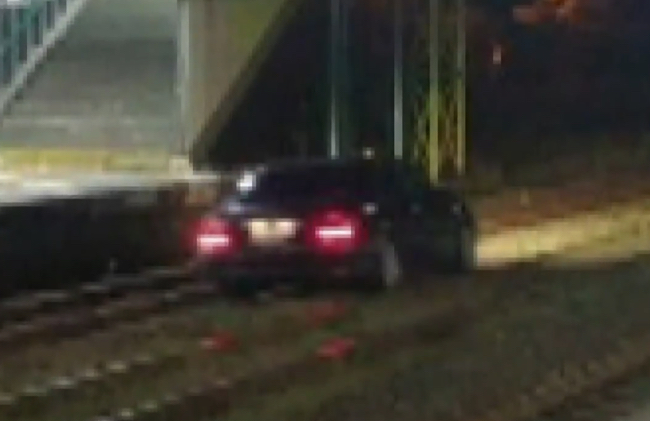 スクリーンショット 2017-10-16 18.02.59 自動車 線路 北海道