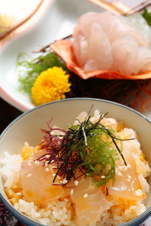 贅沢すぎるTKG。愛媛に伝わる、もう1つの「鯛めし」