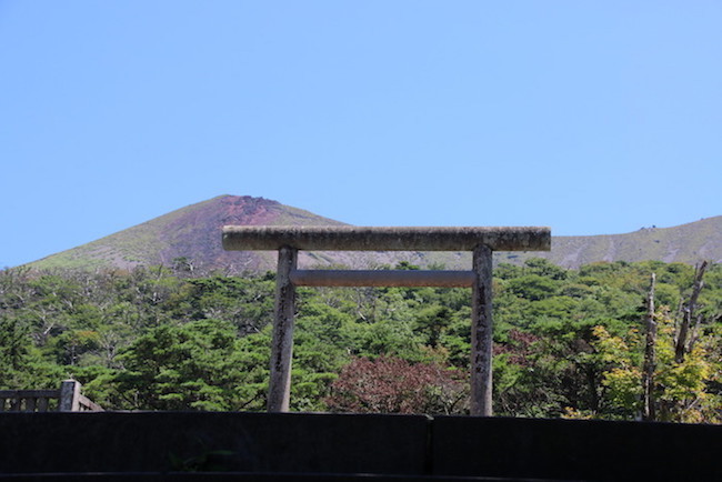 坂本龍馬も登った、天孫降臨の地として知られる「高千穂峰」へ