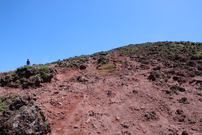 坂本龍馬も登った、天孫降臨の地として知られる「高千穂峰」へ