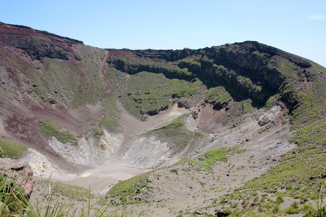 坂本龍馬も登った、天孫降臨の地として知られる「高千穂峰」へ