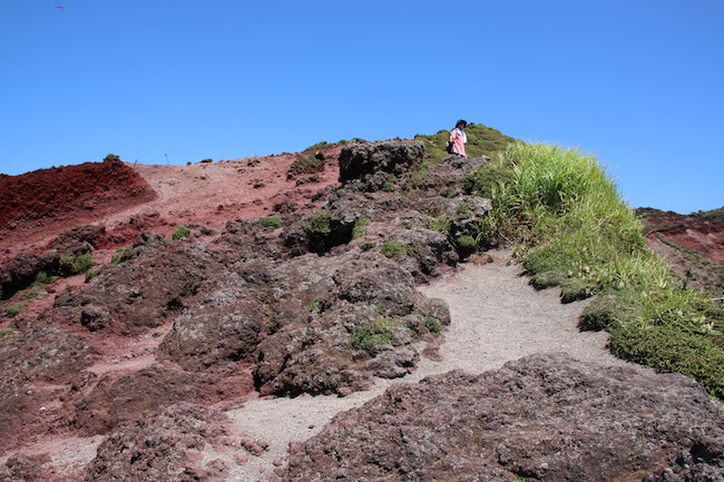 坂本龍馬も登った、天孫降臨の地として知られる「高千穂峰」へ
