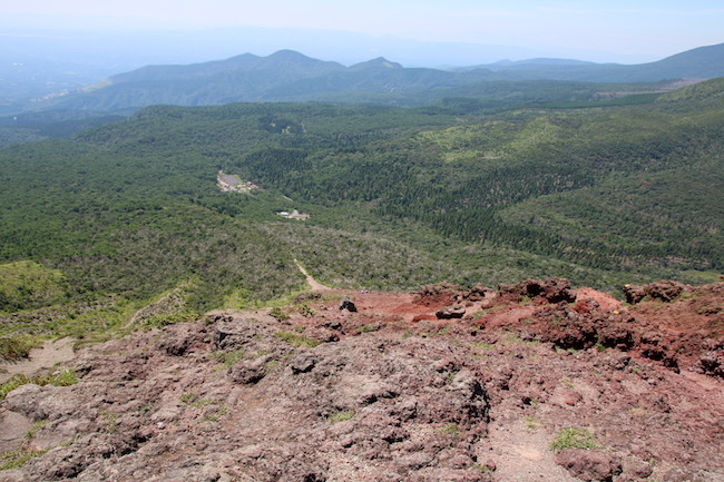 坂本龍馬も登った、天孫降臨の地として知られる「高千穂峰」へ