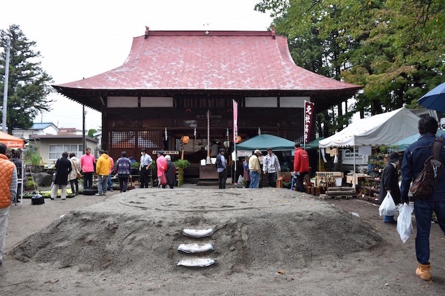 甲州街道の旧宿場町で開催される、「台ケ原宿市」はなぜ人気なのか?