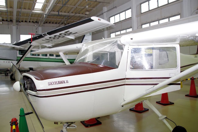 現役飛行機の間近で食事ができる調布「プロペラカフェ」に潜入