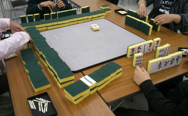 誰だ スポンジを麻雀牌にしたやつ このサイズ必要か まぐまぐニュース 誰だ スポンジを麻雀牌にしたやつ このサイズ必要か まぐまぐニュース