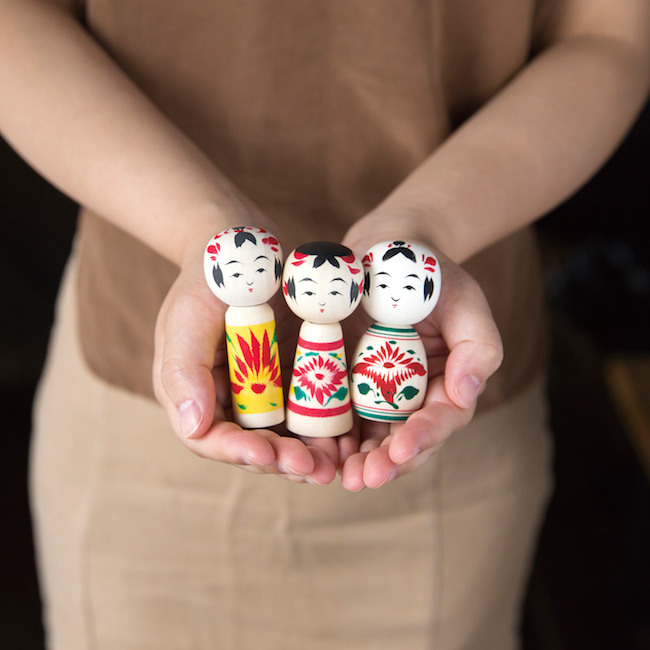 海外が驚いた伝統の職人芸。日本の「こけし」が海外でブームに