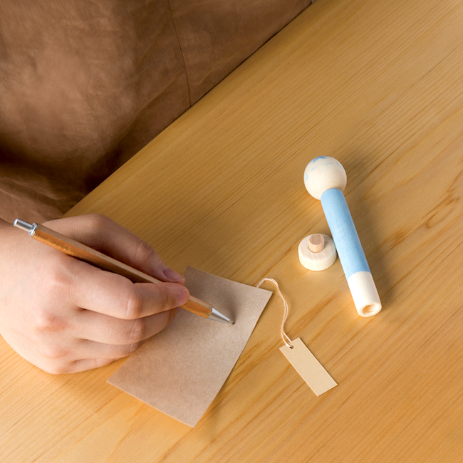 海外が驚いた伝統の職人芸。日本の「こけし」が海外でブームに