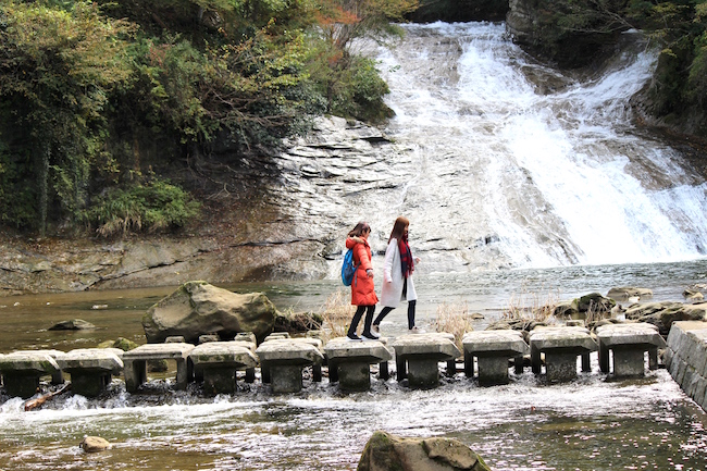 関東で一番遅い紅葉も。大人女子が案内する、千葉「養老渓谷」さんぽ