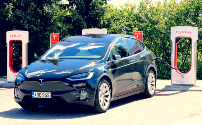 テスラ　tesla MODEL X