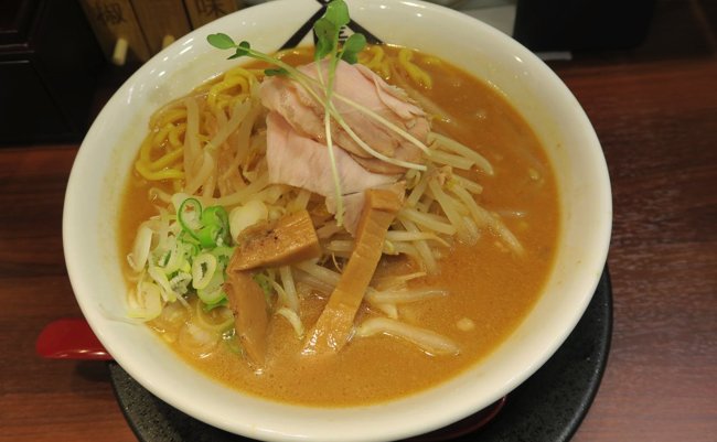 蔵味噌ラーメン晴っぴ ラーメン官僚