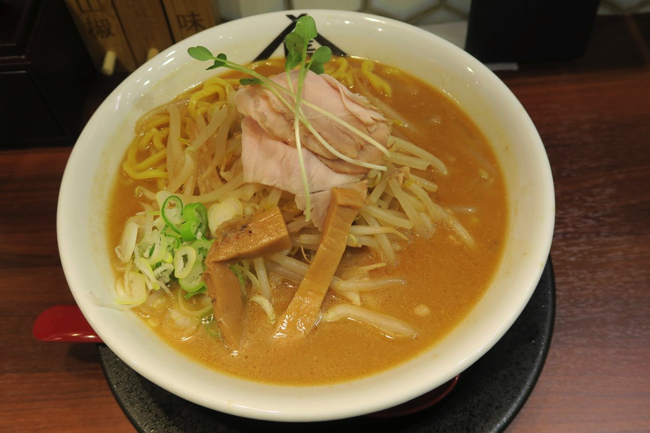 蔵味噌ラーメン晴っぴ ラーメン官僚