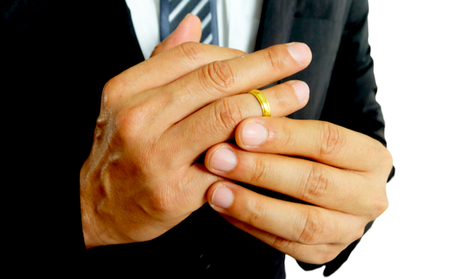 指輪　不倫　結婚　ツイッター