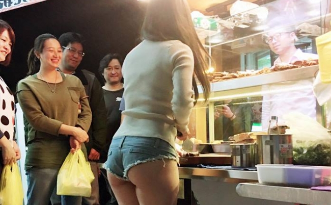 27459133_605155199816625_5476216894521354536_n 台湾 ルーウェイ 滷味 セクシー 小桃子